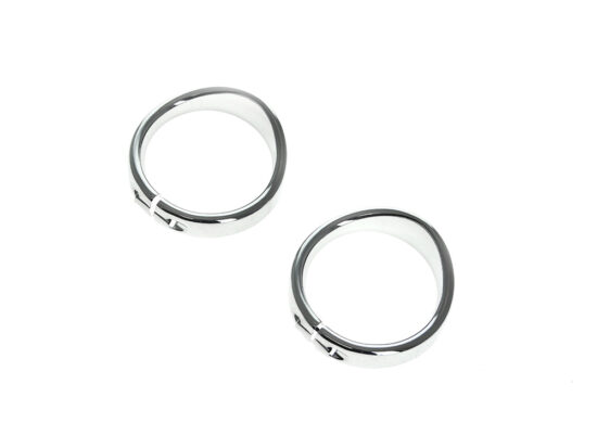 Peaked Visor Style Turn Signal Trim Ring - Chrome. Fits Front on FLSTC Softail 1986-2017, Rear on FLSTC Softail 1994-2017 & Front & Rear on Road King 2014up & Touring 1988-2013 all with Large Flat Lens Turn Signals